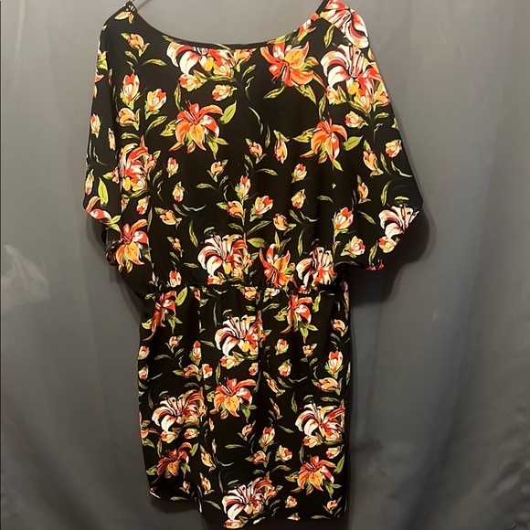 Mario Serrani Black Floral Dress size Medium - Picture 6 of 6